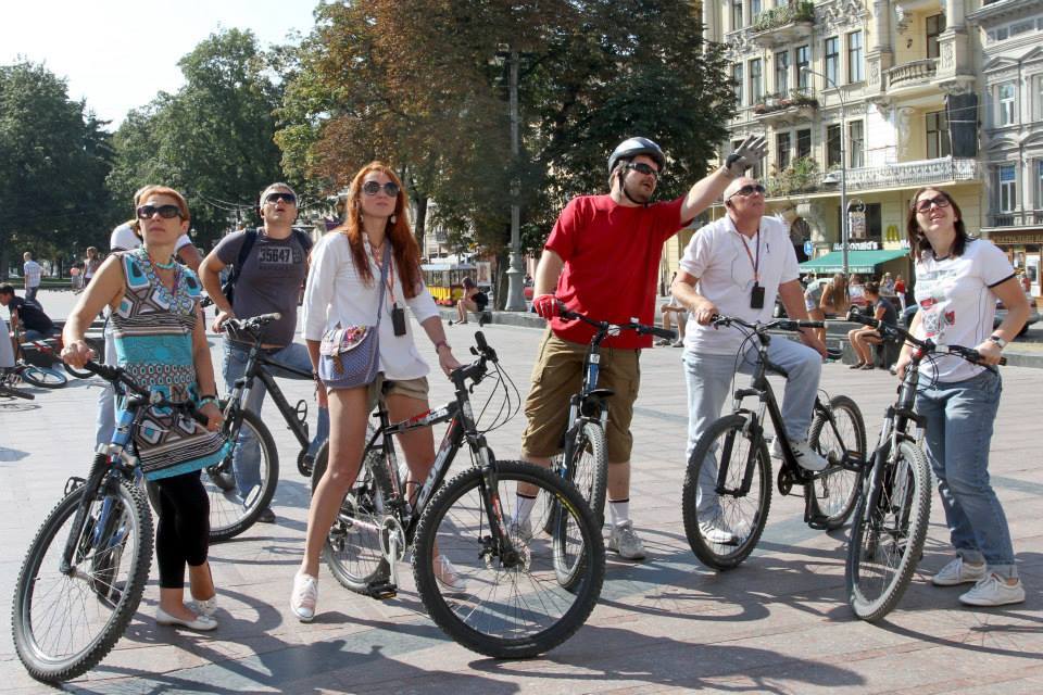 Cool Bike Tours: Discover the world on two wheels!